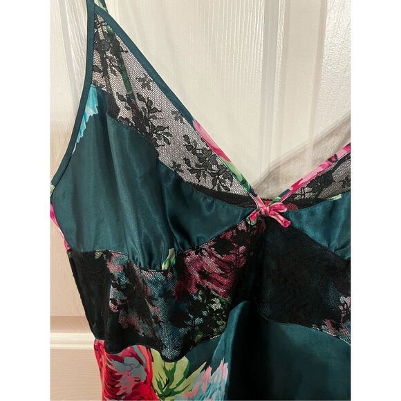 Betsey Johnson Green & Pink Floral Satin Slip Chemise sz L - Picture 3 of 8